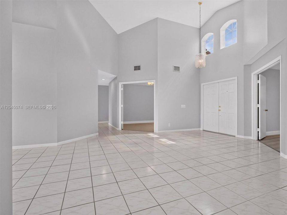 En Venta: $785,000 (3 camas, 2 baños, 1777 Pies cuadrados)