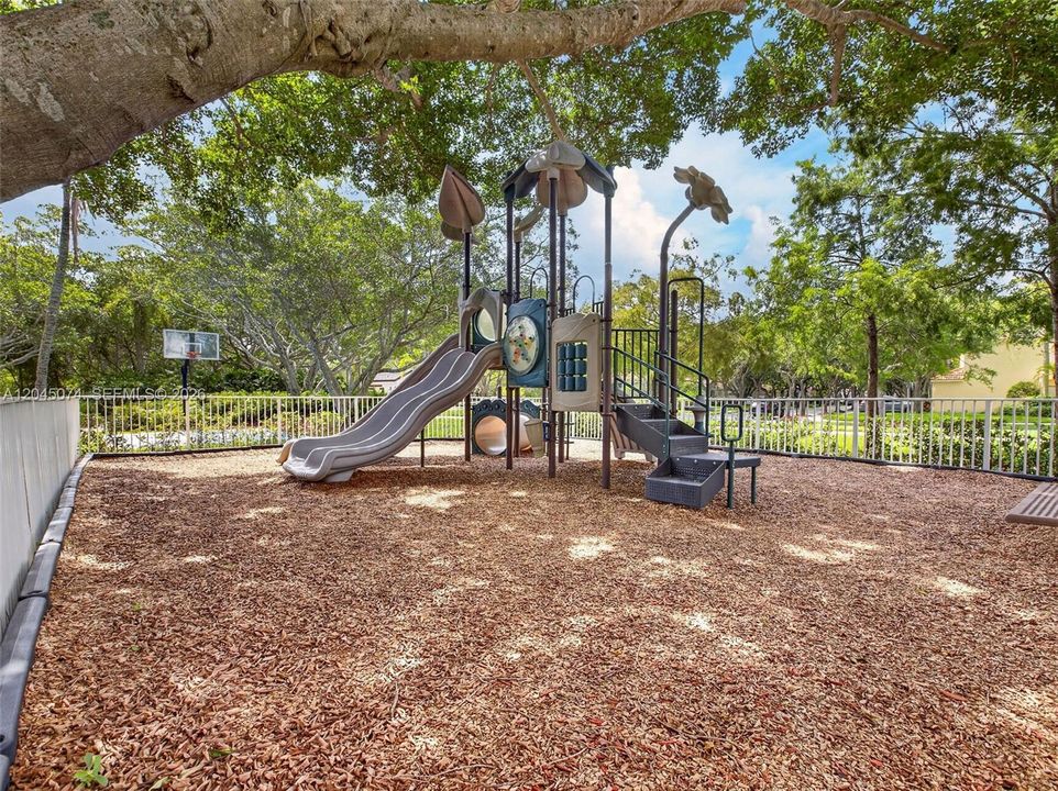 En Venta: $785,000 (3 camas, 2 baños, 1777 Pies cuadrados)