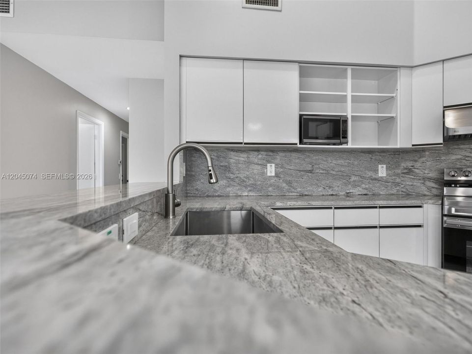 En Venta: $785,000 (3 camas, 2 baños, 1777 Pies cuadrados)