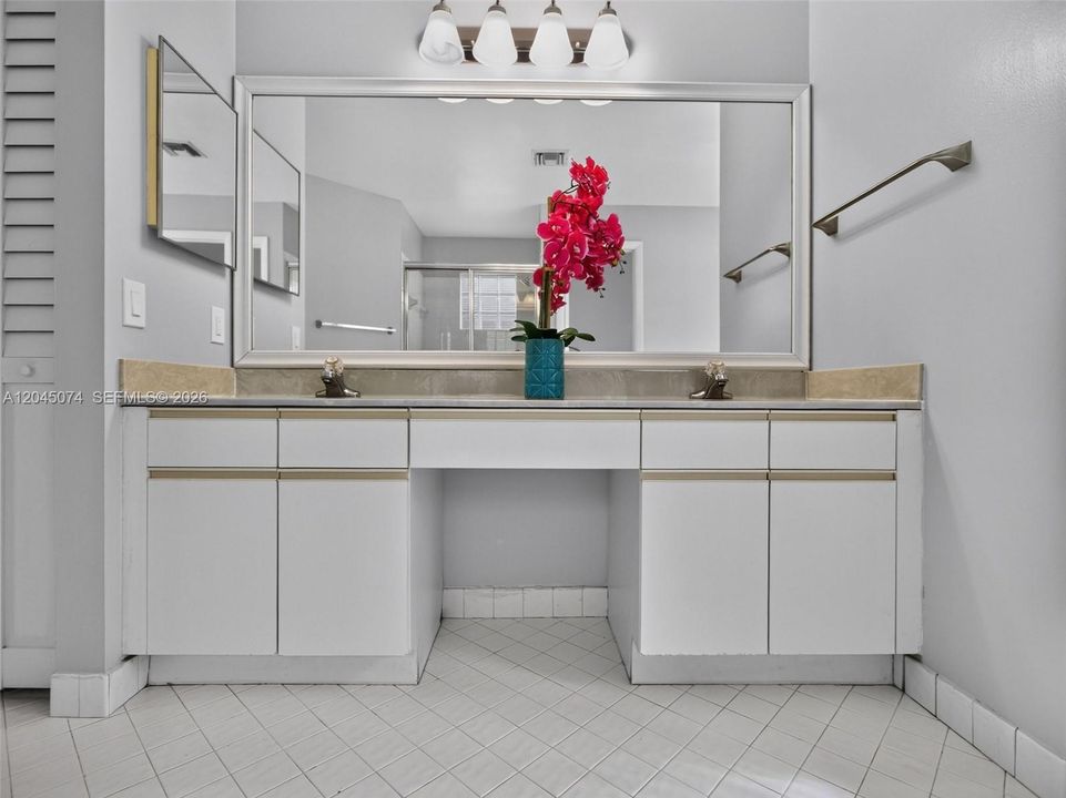 En Venta: $785,000 (3 camas, 2 baños, 1777 Pies cuadrados)
