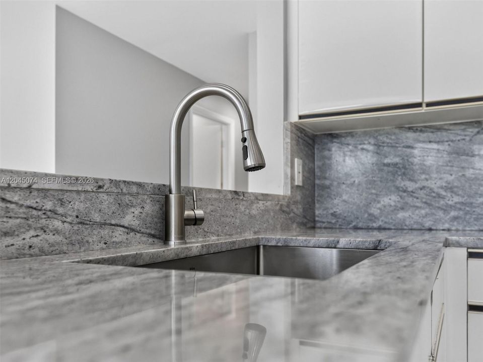 En Venta: $785,000 (3 camas, 2 baños, 1777 Pies cuadrados)