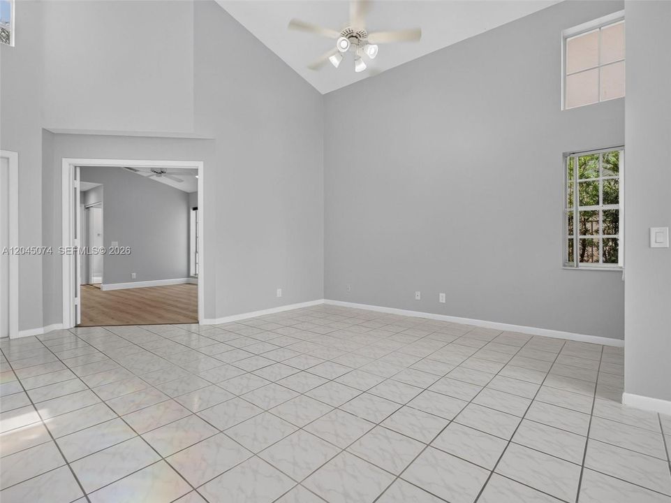 En Venta: $785,000 (3 camas, 2 baños, 1777 Pies cuadrados)