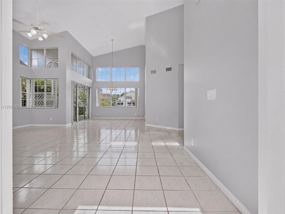 En Venta: $785,000 (3 camas, 2 baños, 1777 Pies cuadrados)