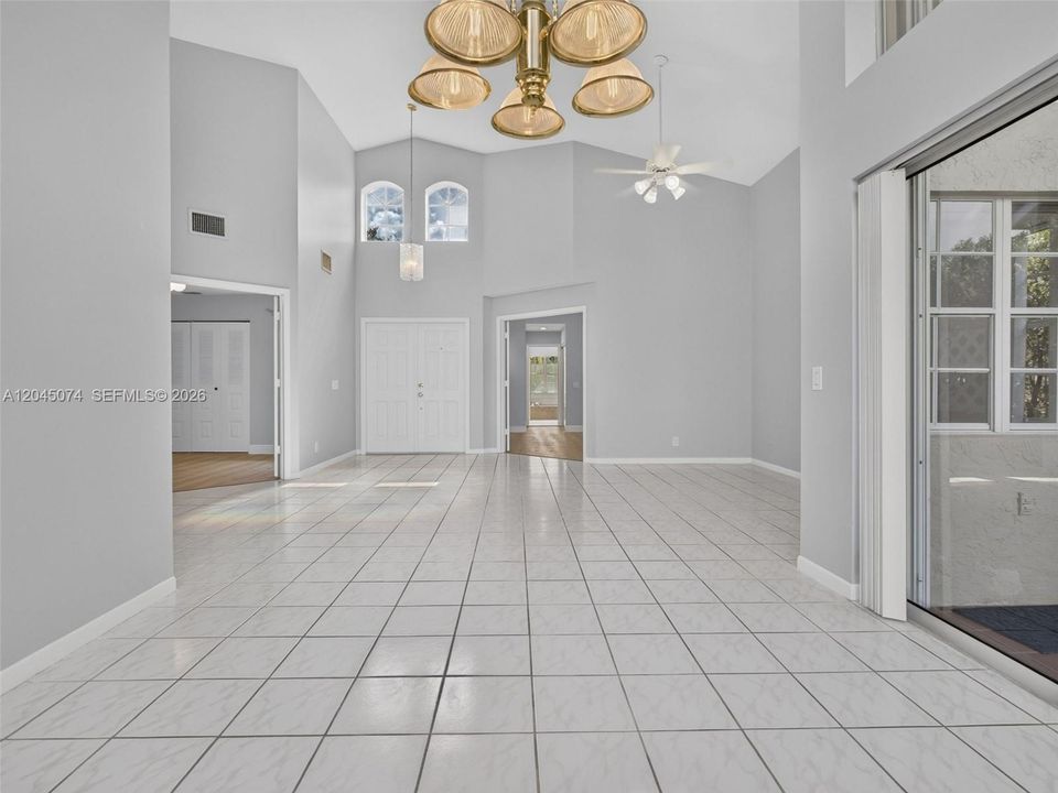 En Venta: $785,000 (3 camas, 2 baños, 1777 Pies cuadrados)