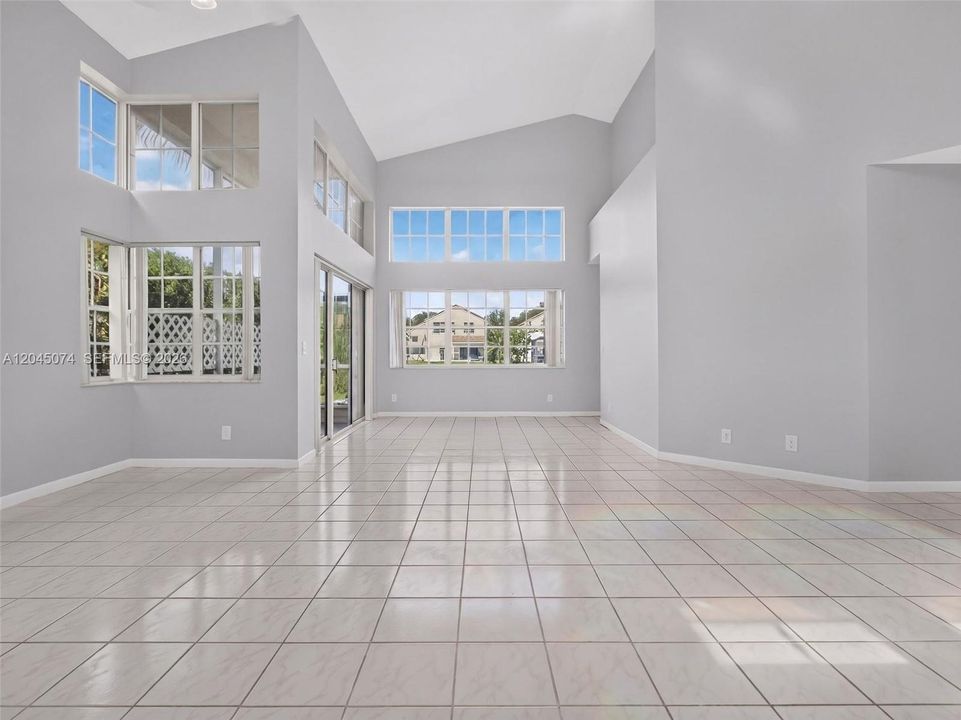 En Venta: $785,000 (3 camas, 2 baños, 1777 Pies cuadrados)