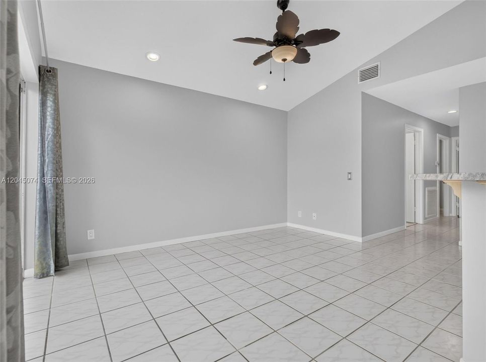 En Venta: $785,000 (3 camas, 2 baños, 1777 Pies cuadrados)