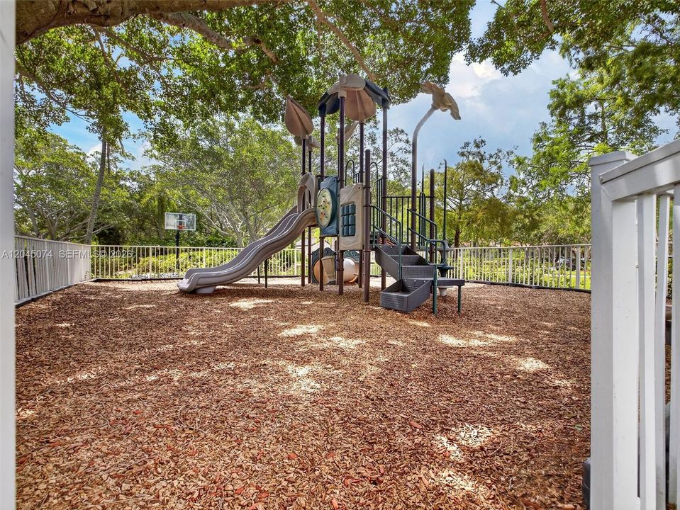 En Venta: $785,000 (3 camas, 2 baños, 1777 Pies cuadrados)
