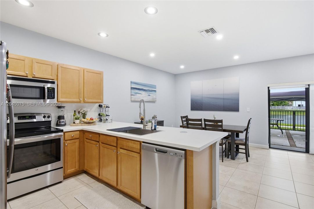 En Venta: $332,000 (2 camas, 2 baños, 1224 Pies cuadrados)