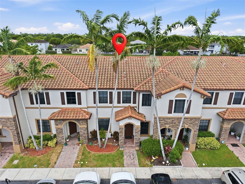 En Venta: $332,000 (2 camas, 2 baños, 1224 Pies cuadrados)