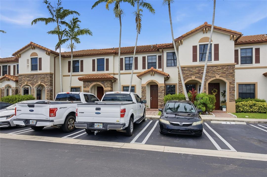 En Venta: $332,000 (2 camas, 2 baños, 1224 Pies cuadrados)