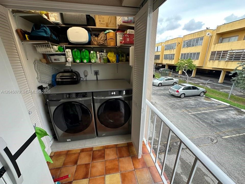 В аренду: $2,495 (2 спален, 1 ванн, 940 Квадратных фут)