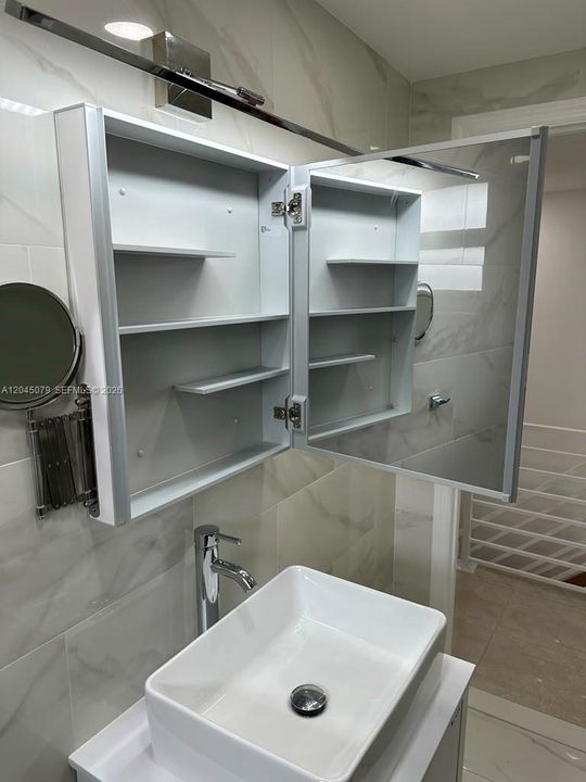В аренду: $2,495 (2 спален, 1 ванн, 940 Квадратных фут)
