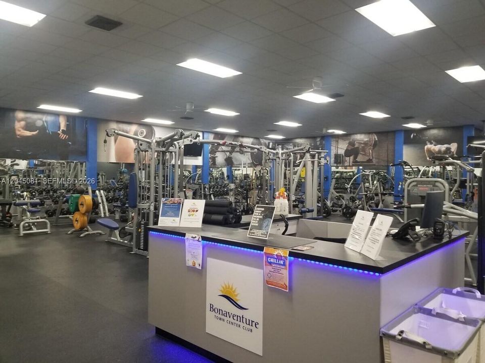 En Renta: $7,750 (5 camas, 3 baños, 3363 Pies cuadrados)