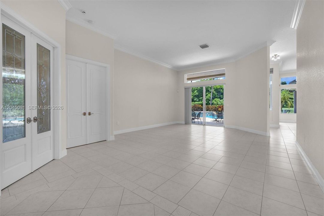 For Rent: $7,750 (5 beds, 3 baths, 3363 Square Feet)