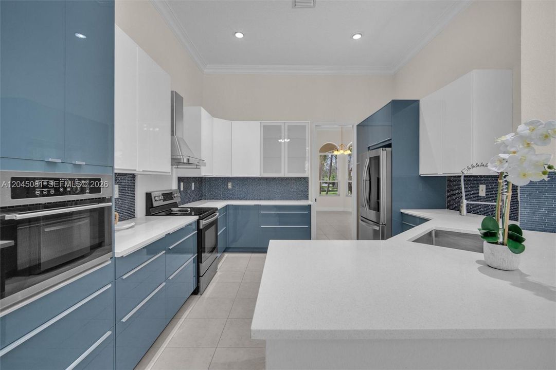 For Rent: $7,750 (5 beds, 3 baths, 3363 Square Feet)