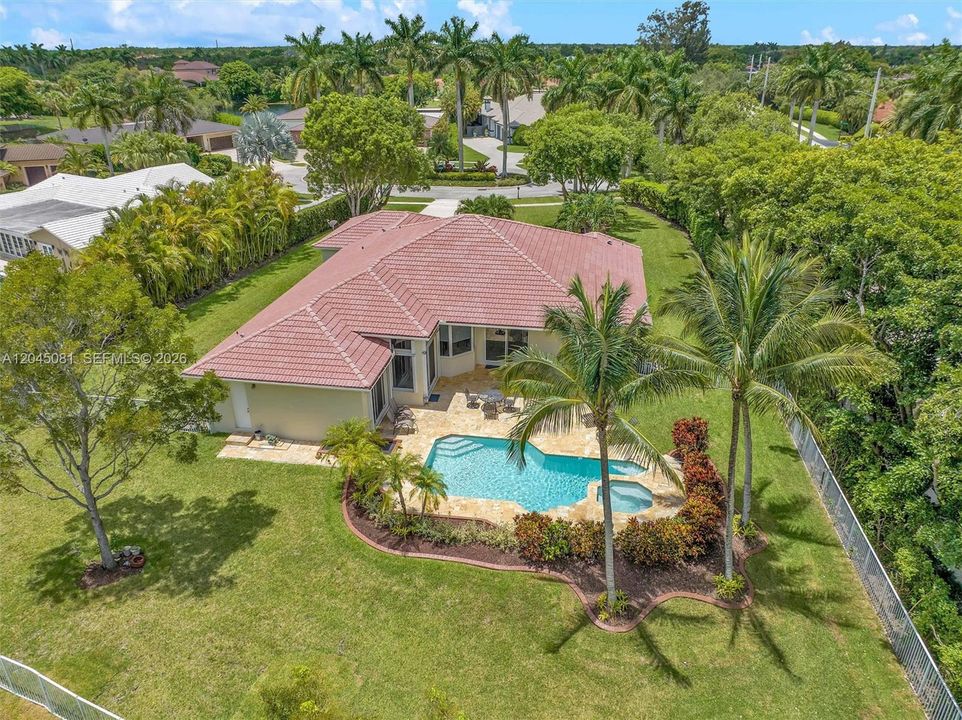 For Rent: $7,750 (5 beds, 3 baths, 3363 Square Feet)