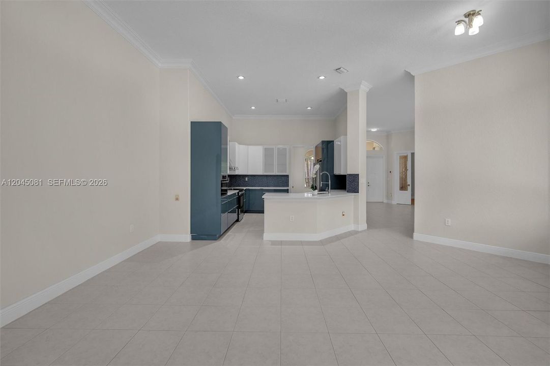 For Rent: $7,750 (5 beds, 3 baths, 3363 Square Feet)