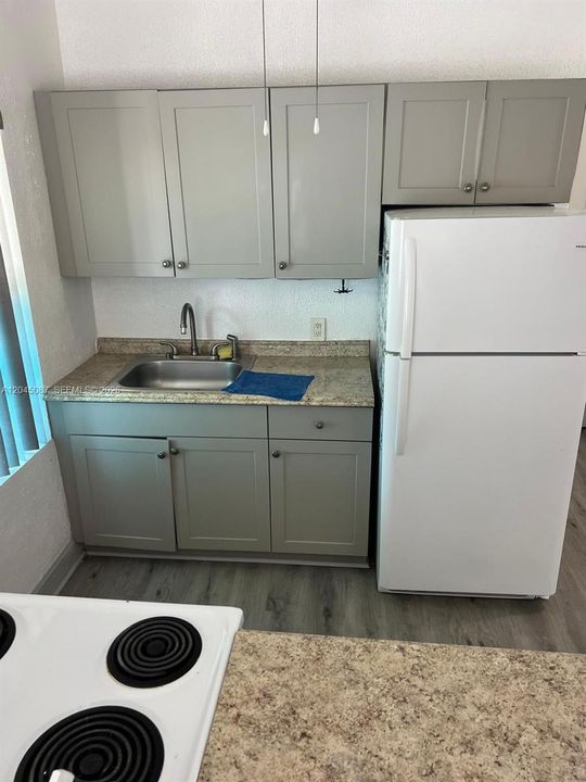 For Rent: $1,550 (1 beds, 1 baths, 555 Square Feet)