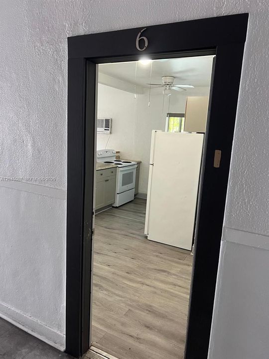 For Rent: $1,550 (1 beds, 1 baths, 555 Square Feet)