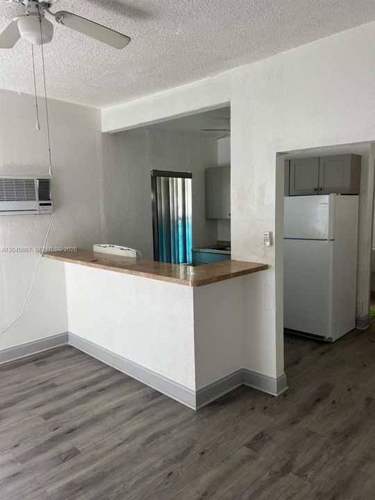 For Rent: $1,550 (1 beds, 1 baths, 555 Square Feet)