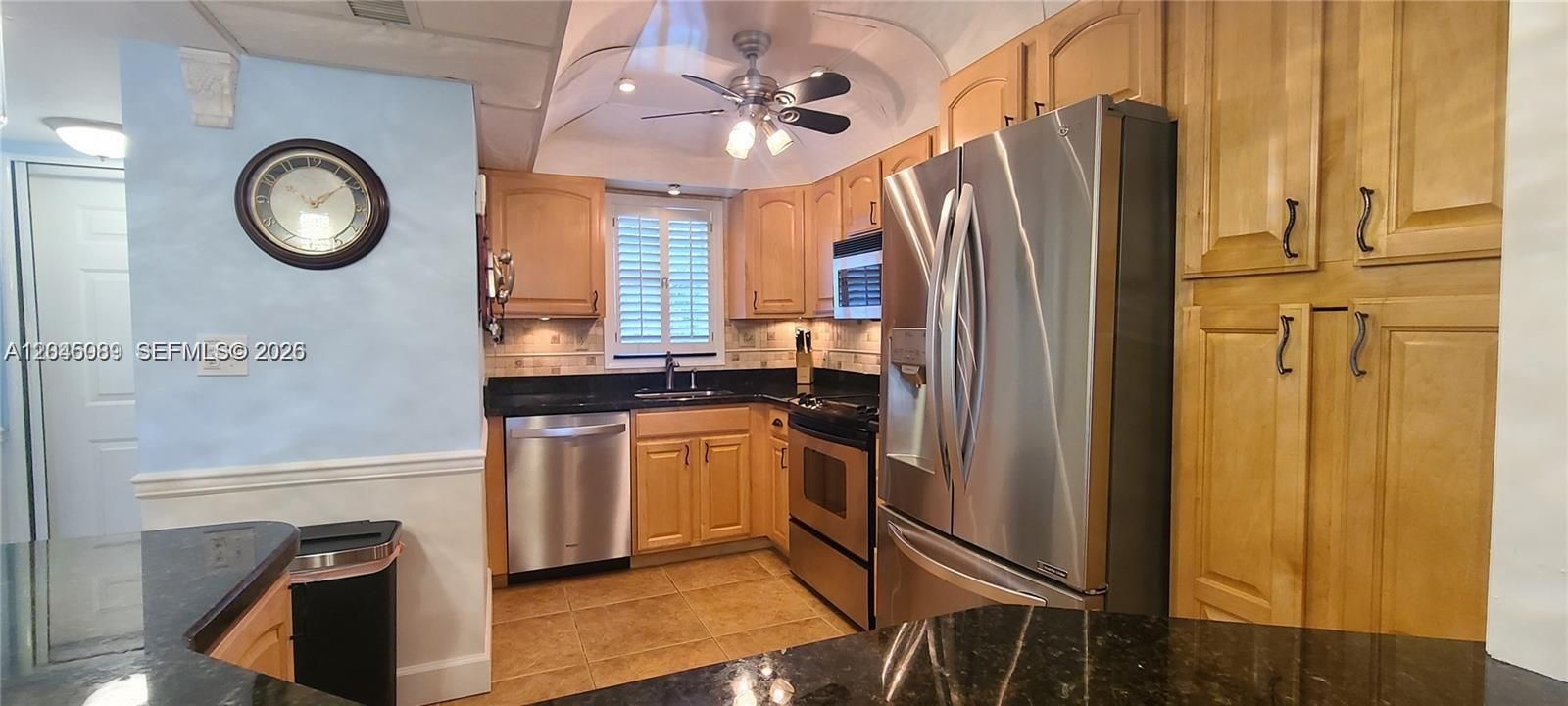 В аренду: $2,300 (2 спален, 2 ванн, 1180 Квадратных фут)