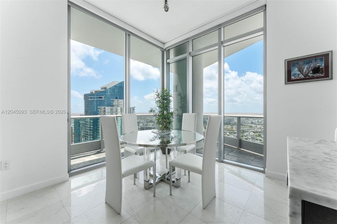 For Rent: $5,950 (2 beds, 2 baths, 1237 Square Feet)