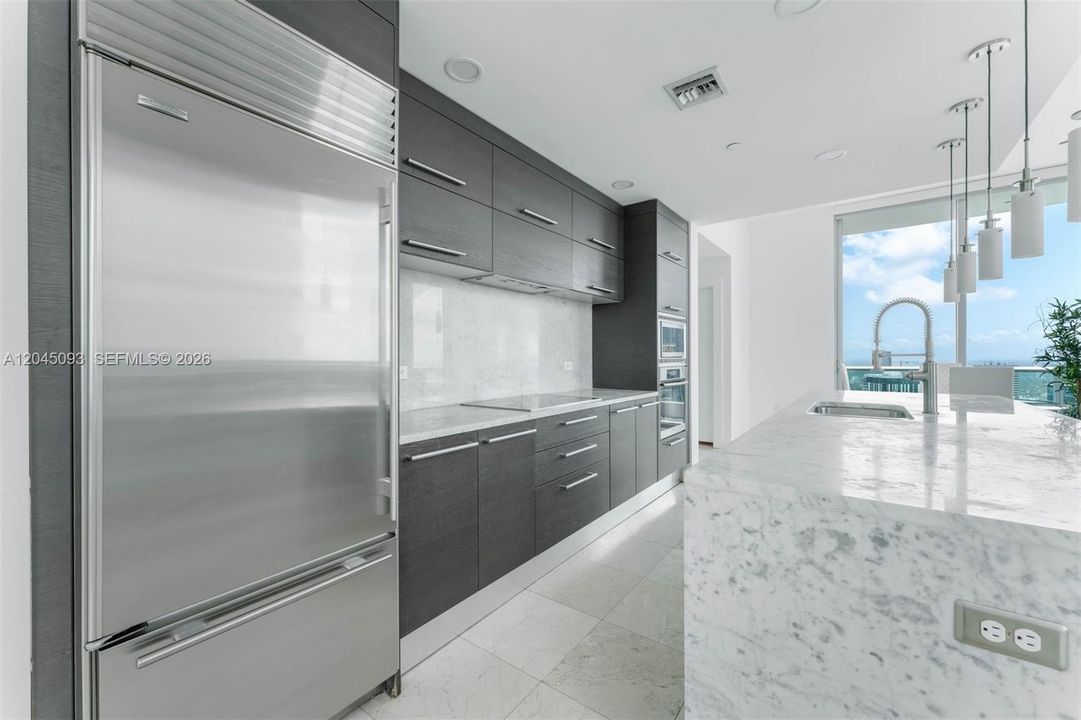 For Rent: $5,950 (2 beds, 2 baths, 1237 Square Feet)