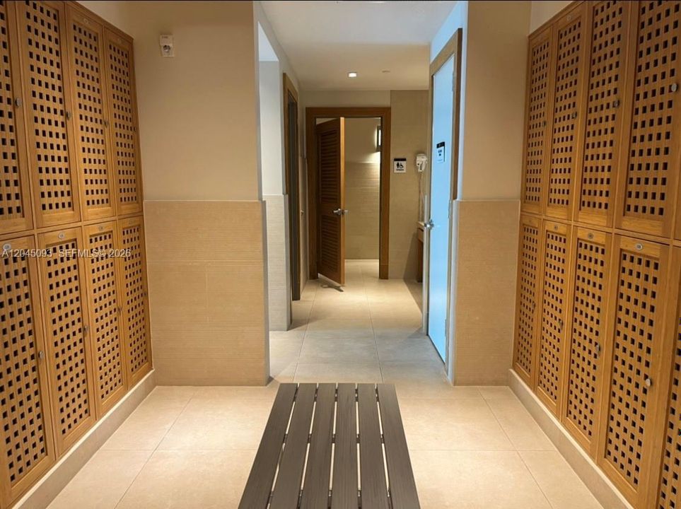 For Rent: $5,950 (2 beds, 2 baths, 1237 Square Feet)
