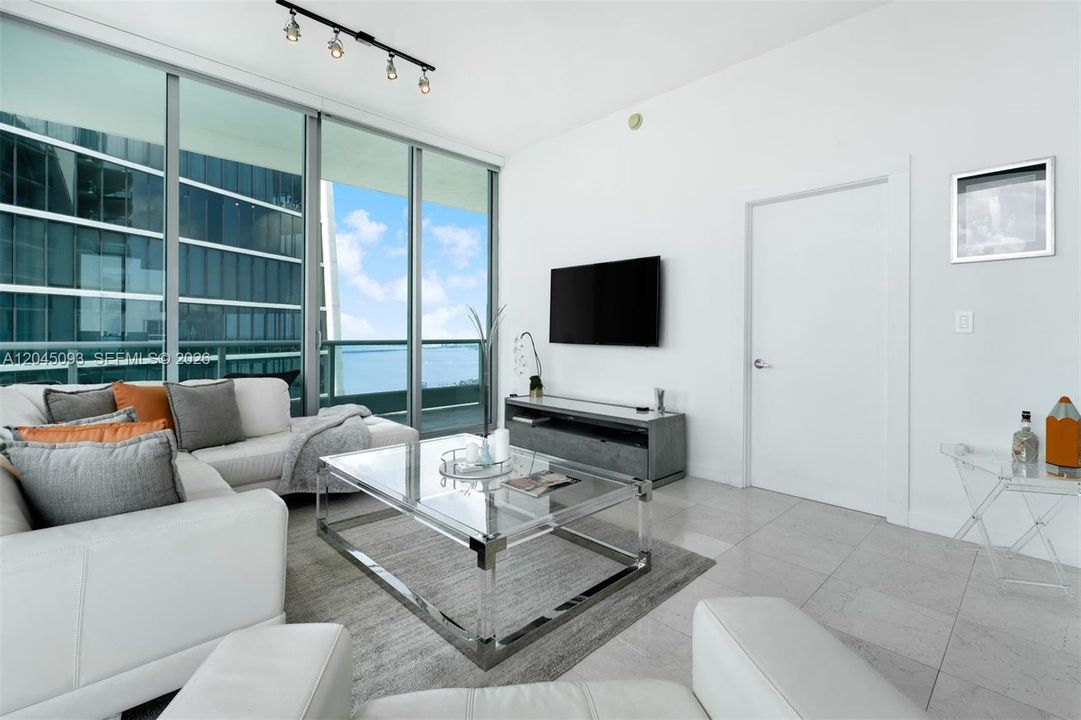 For Rent: $5,950 (2 beds, 2 baths, 1237 Square Feet)