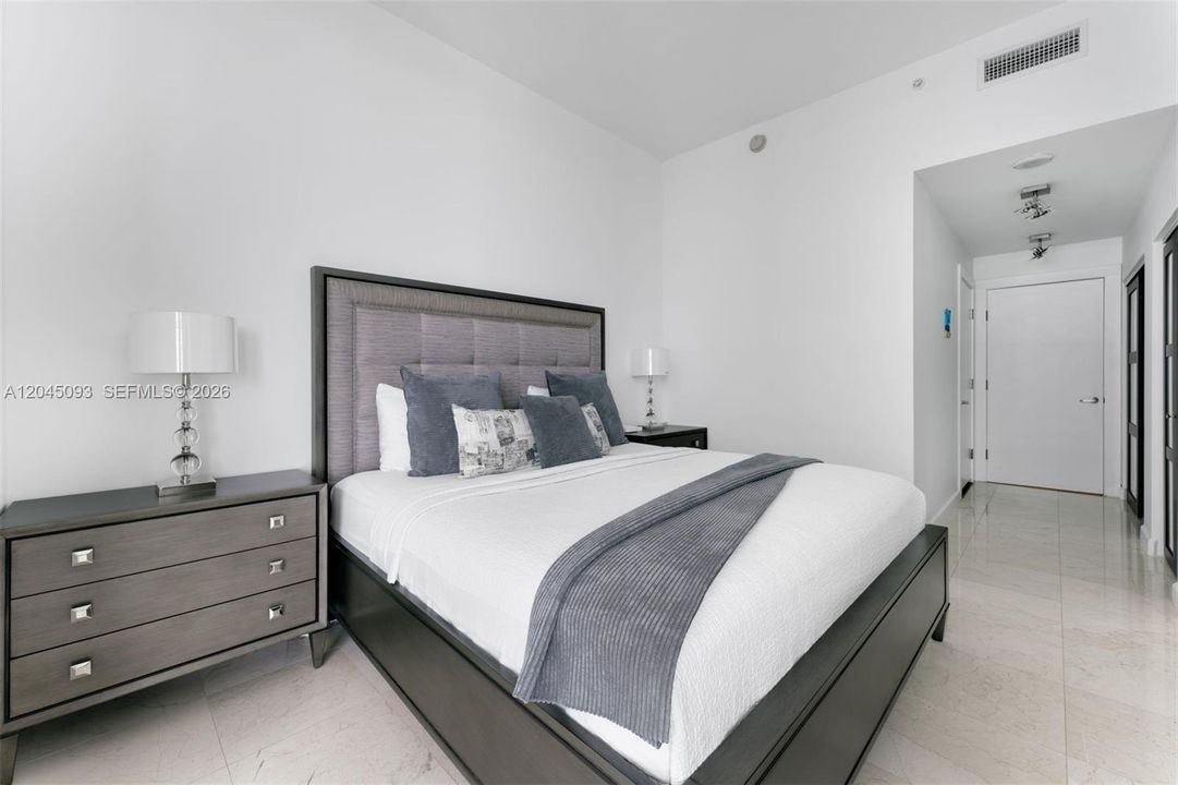 For Rent: $5,950 (2 beds, 2 baths, 1237 Square Feet)