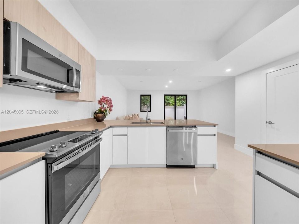 В аренду: $3,650 (3 спален, 2 ванн, 0 Квадратных фут)