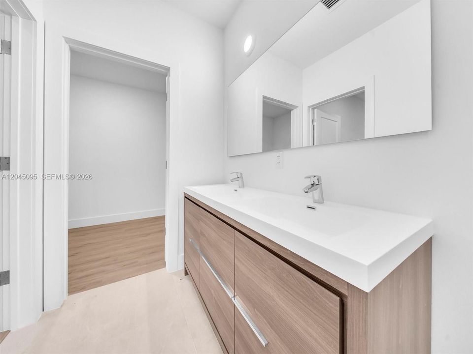 В аренду: $3,650 (3 спален, 2 ванн, 0 Квадратных фут)