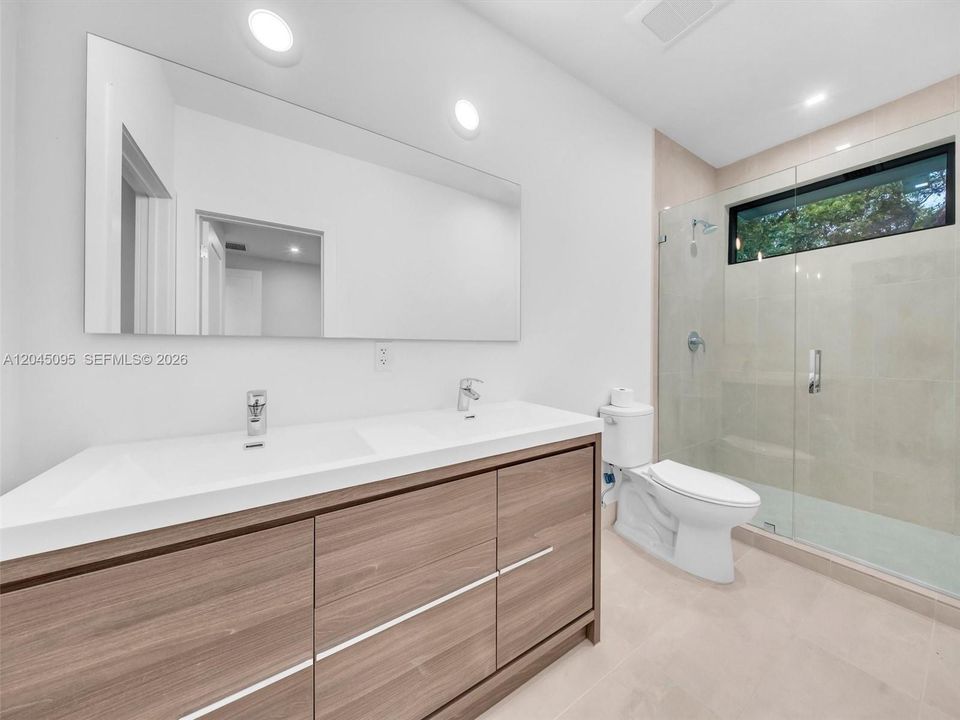 В аренду: $3,650 (3 спален, 2 ванн, 0 Квадратных фут)