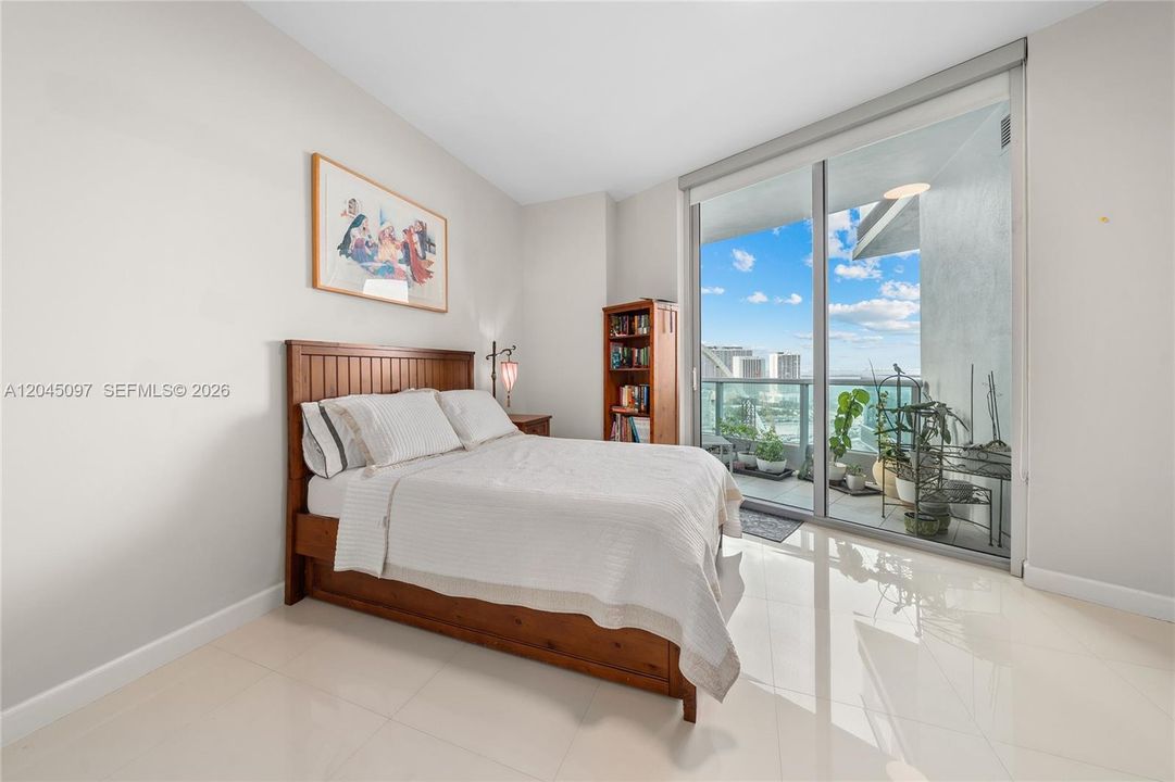 Active With Contract: $1,975,000 (3 beds, 4 baths, 2145 Square Feet)