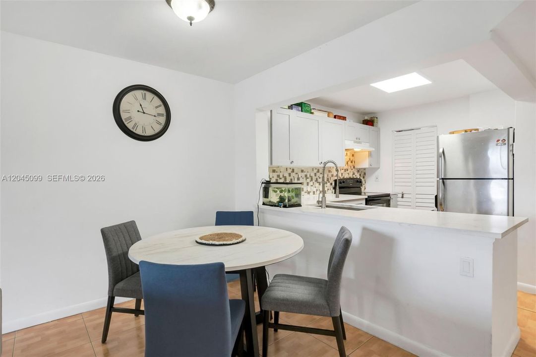 For Sale: $139,000 (1 beds, 1 baths, 750 Square Feet)