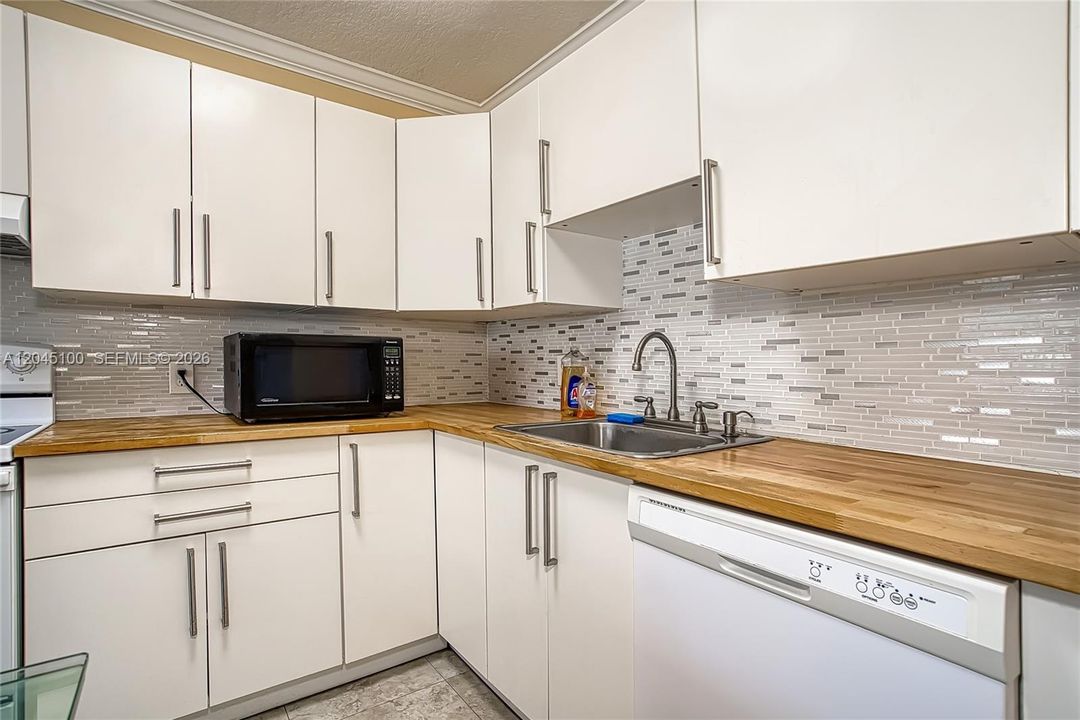 На продажу: $85,000 (1 спален, 1 ванн, 589 Квадратных фут)