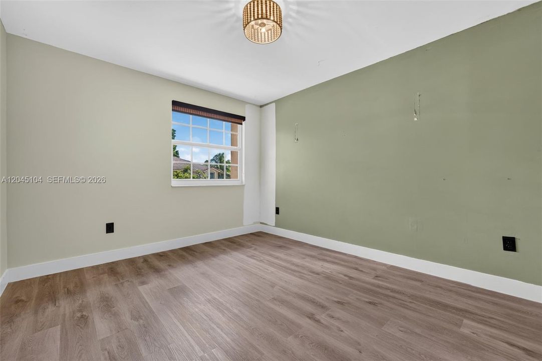 En Venta: $775,000 (4 camas, 2 baños, 2222 Pies cuadrados)