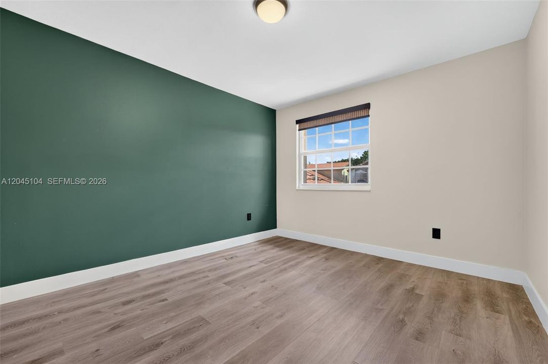 En Venta: $775,000 (4 camas, 2 baños, 2222 Pies cuadrados)