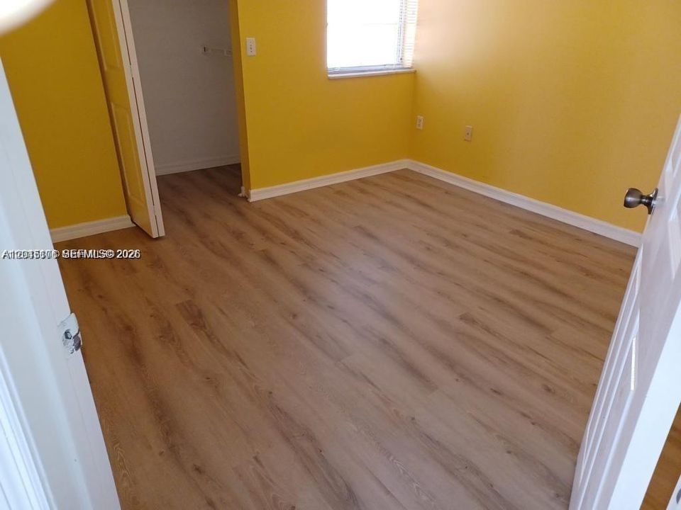 На продажу: $340,000 (2 спален, 2 ванн, 1205 Квадратных фут)
