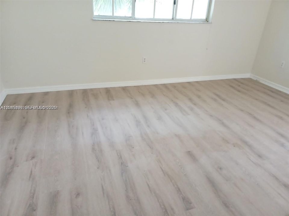 На продажу: $340,000 (2 спален, 2 ванн, 1205 Квадратных фут)