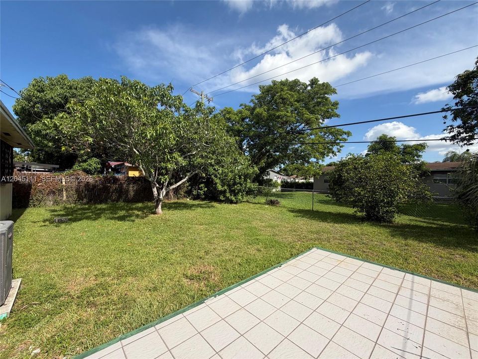 For Rent: $3,500 (4 beds, 3 baths, 1989 Square Feet)