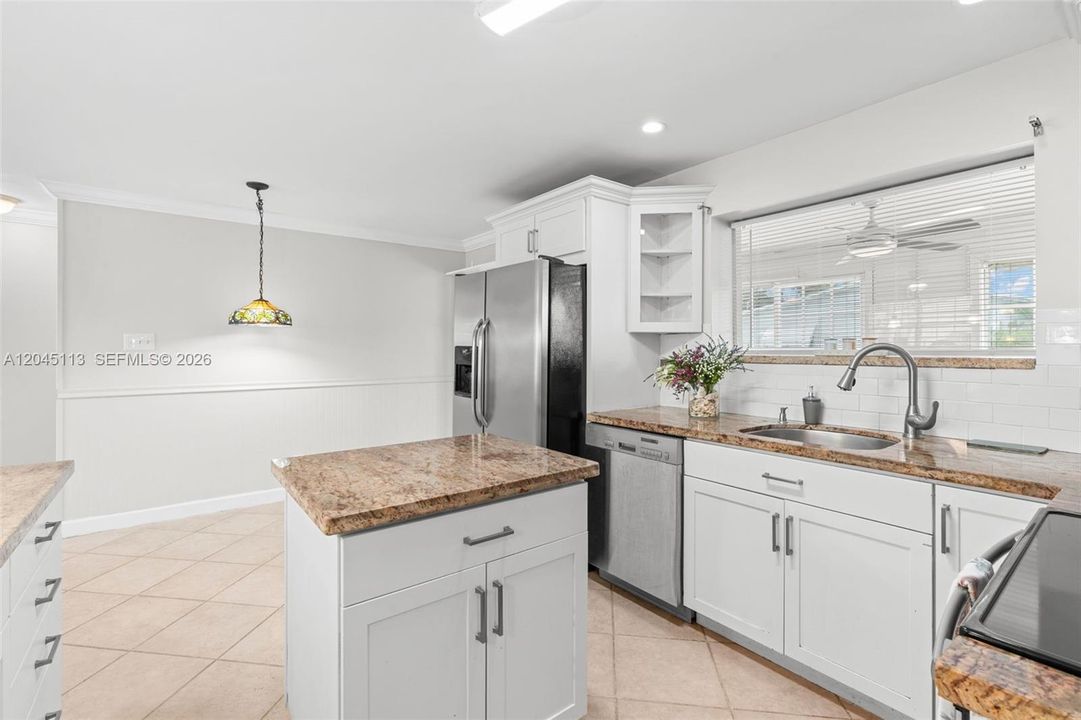 En Venta: $350,000 (2 camas, 2 baños, 1061 Pies cuadrados)