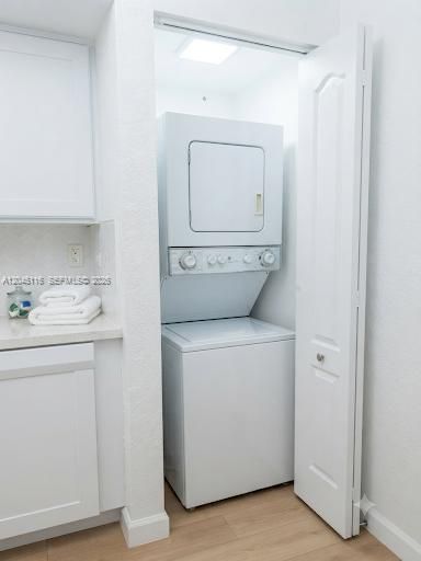 На продажу: $305,000 (1 спален, 1 ванн, 652 Квадратных фут)