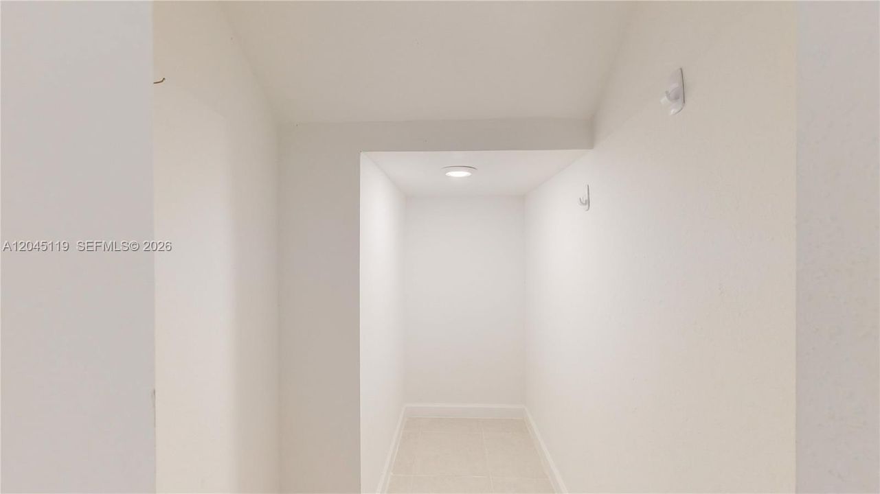 For Rent: $3,100 (3 beds, 2 baths, 1832 Square Feet)