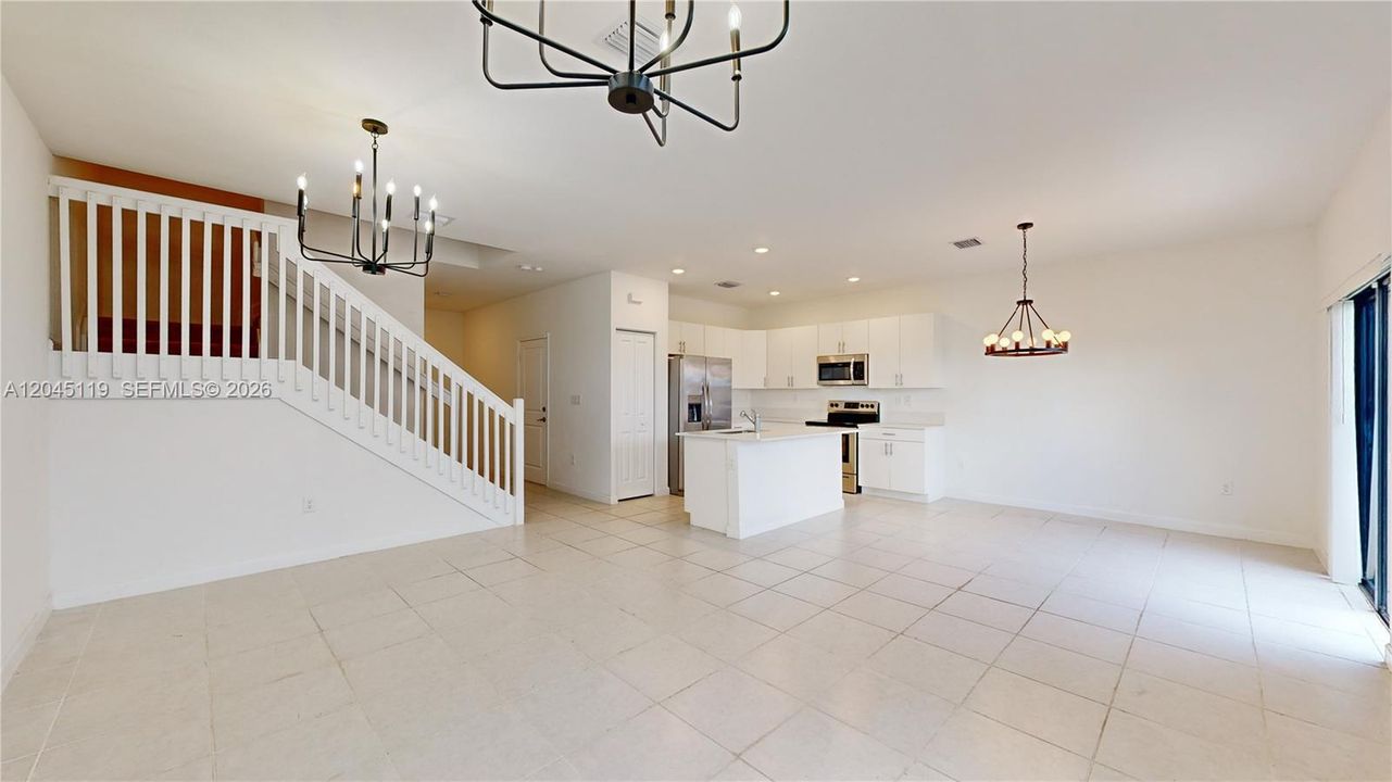 For Rent: $3,100 (3 beds, 2 baths, 1832 Square Feet)