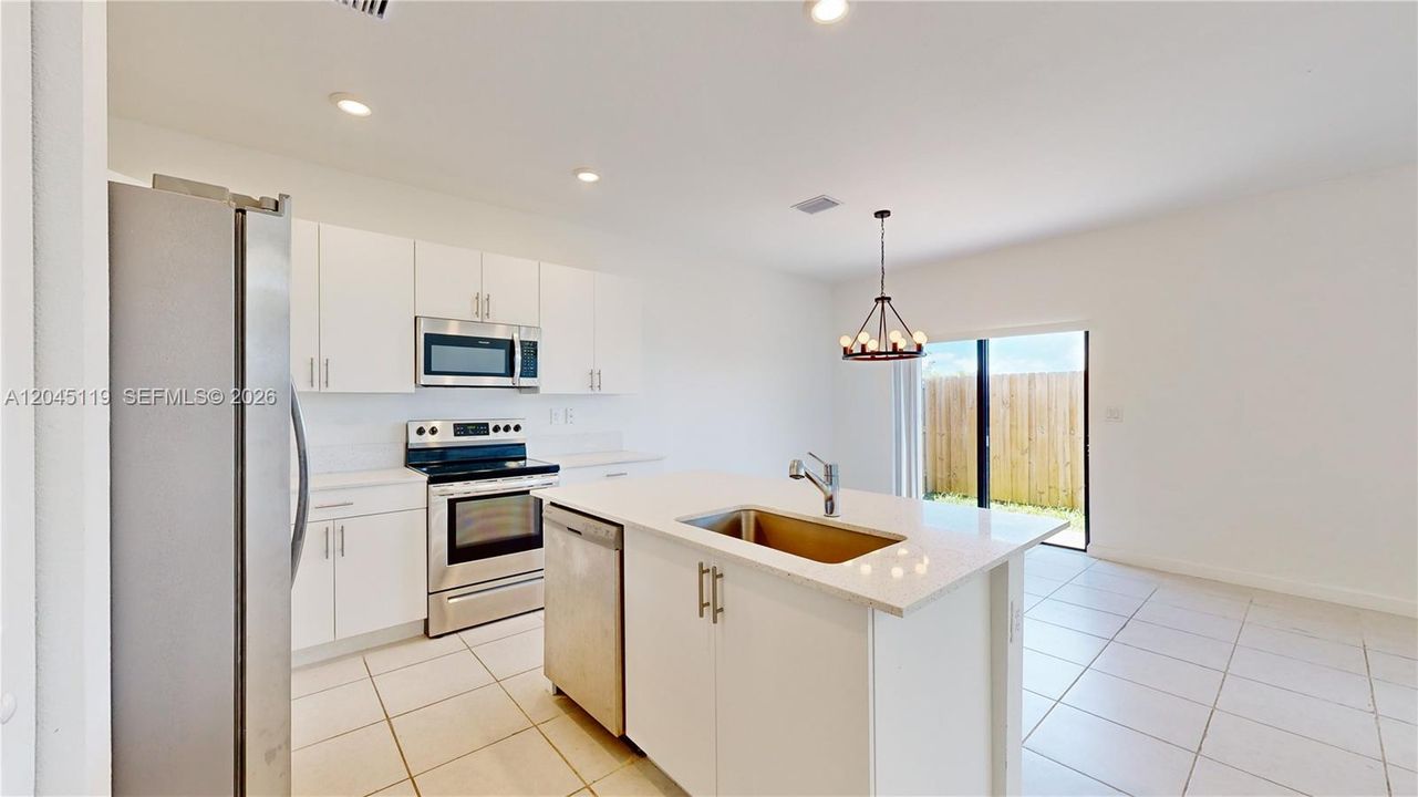 For Rent: $3,100 (3 beds, 2 baths, 1832 Square Feet)