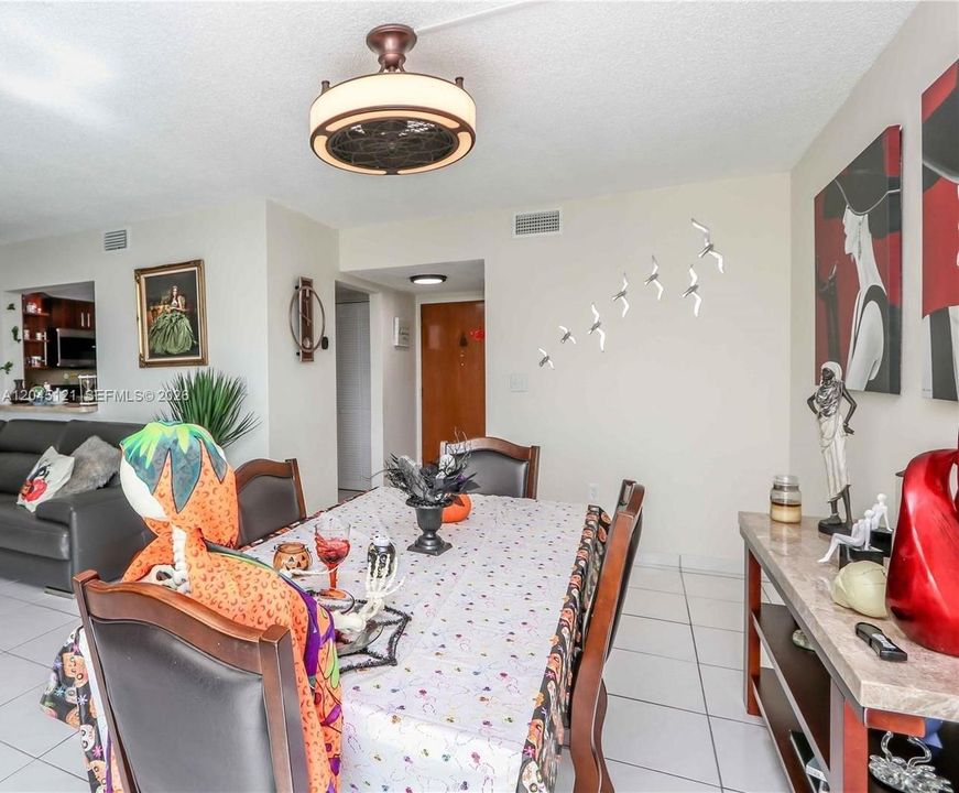 En Renta: $2,300 (2 camas, 2 baños, 910 Pies cuadrados)