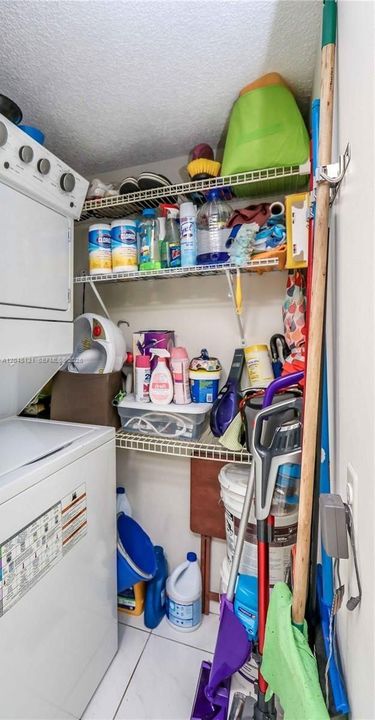 En Renta: $2,300 (2 camas, 2 baños, 910 Pies cuadrados)