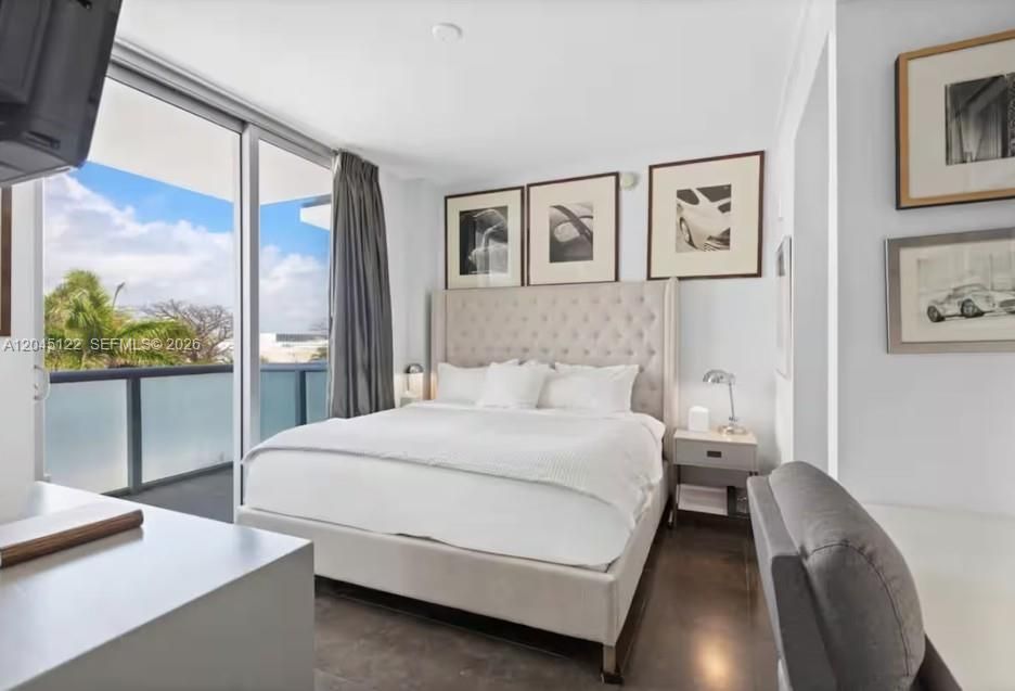 For Sale: $649,000 (1 beds, 1 baths, 750 Square Feet)