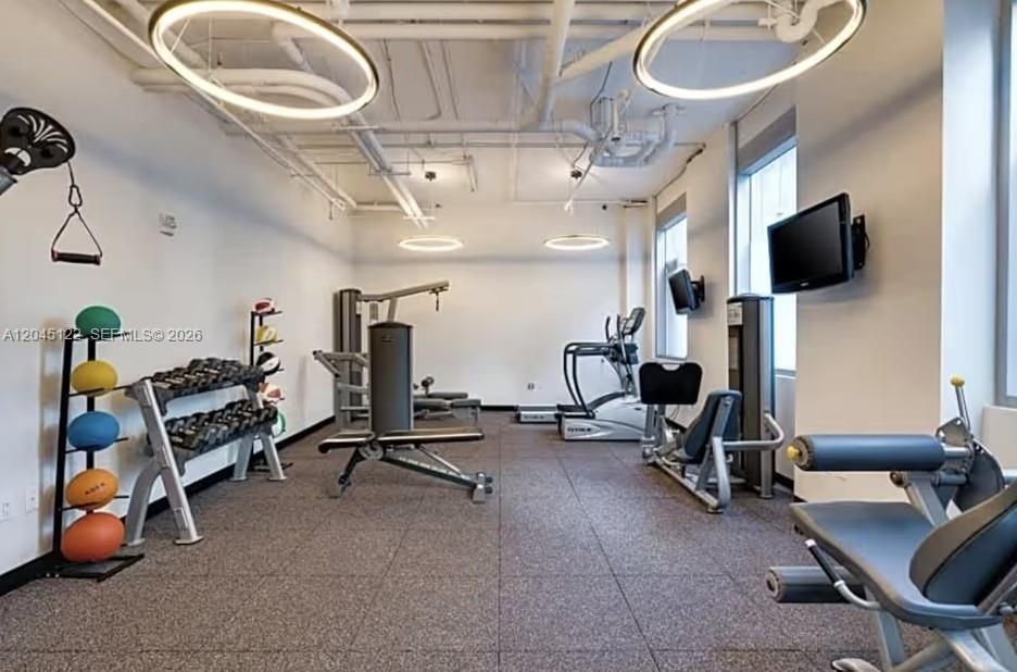 For Sale: $649,000 (1 beds, 1 baths, 750 Square Feet)
